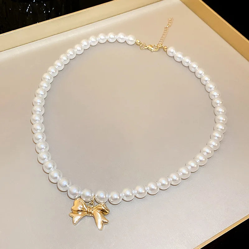 Elegante Halskette mit Anhänger