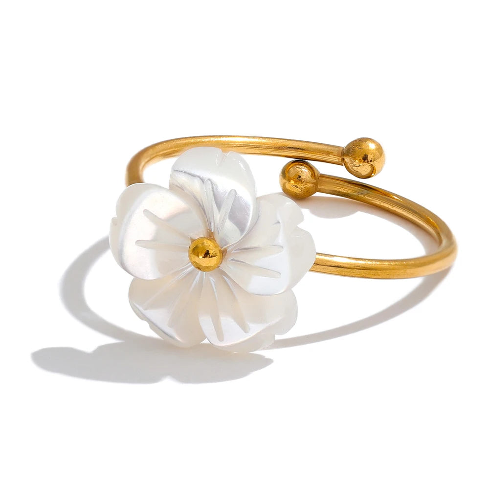 Yhpup Modischer, verstellbarer offener Ring mit natürlicher Muschelblume, süßer Edelstahl, 18 Karat PVD-beschichtet, Sommer- und Alltagsschmuck, Geschenk