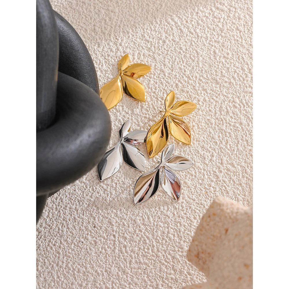 Leaf Elegance Stud Earrings